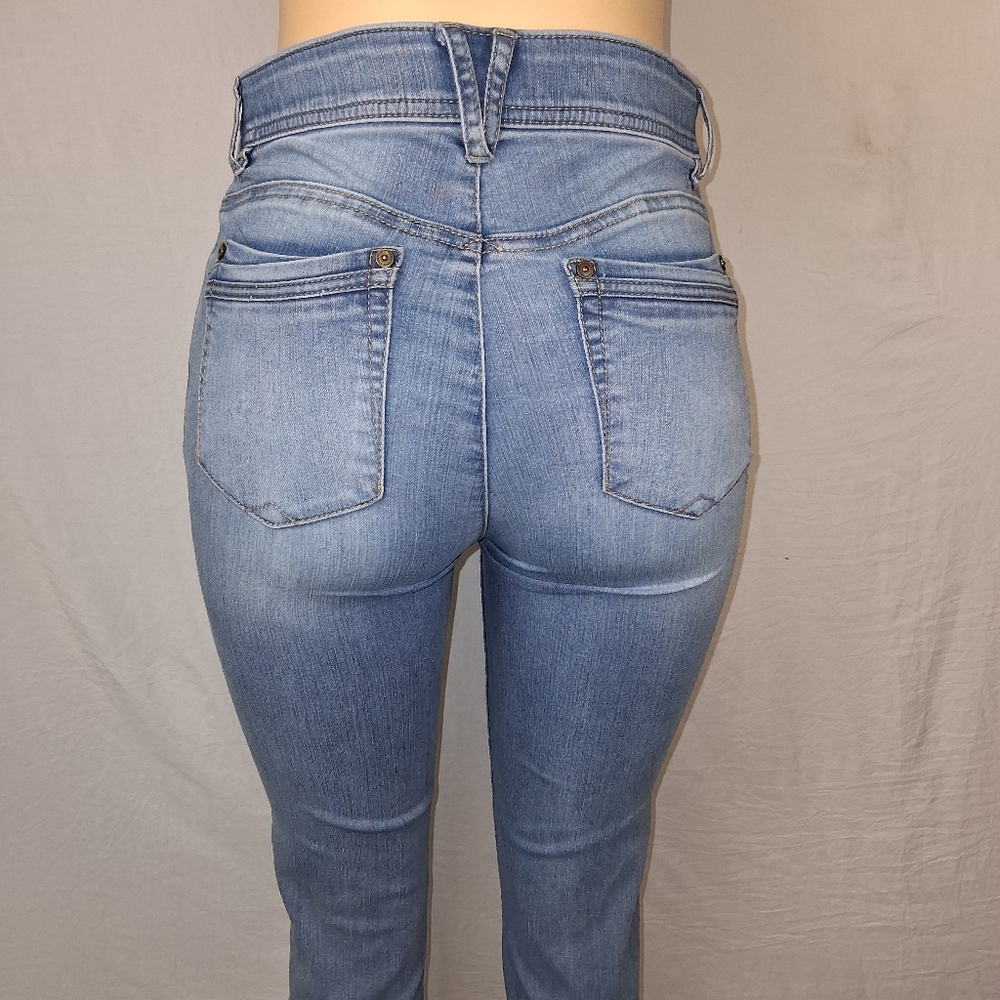 Democracy Light Wash Skinny Jeans with Subtle Distress Size 2 - Picture 8 of 16